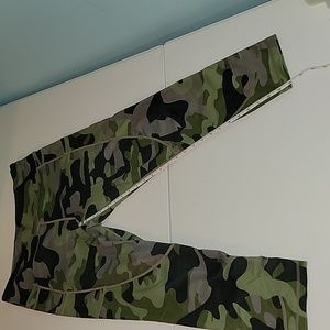Zyia Green Camo Pocket LNT 14-16